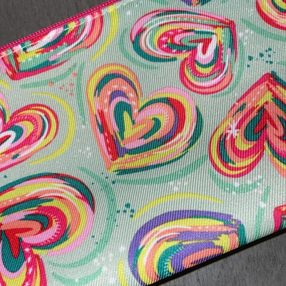 Clinique Heart Pouch - Picture 3 of 7